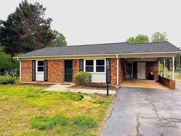 1285 Meadowbrook Dr, King, NC 27021