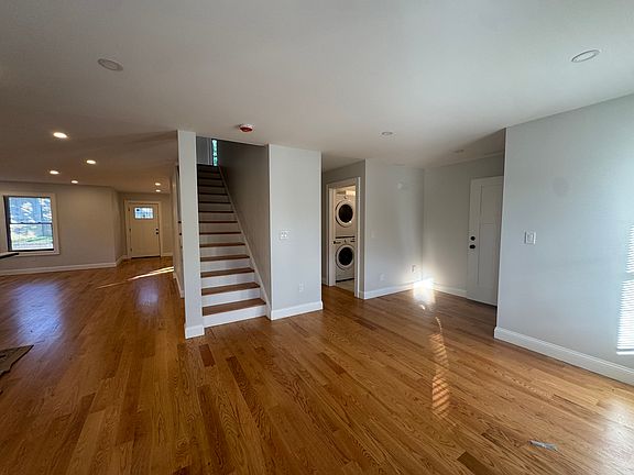 4th image of 69 Gregory Ave