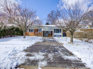 73 Berkinshaw Cres, Toronto, ON M3B2T1