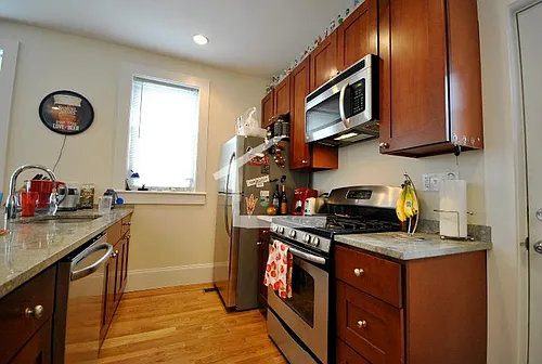 6 Larose Pl #1B Photo 1