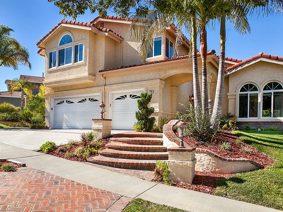1st image of 270 Goldenwood Cir