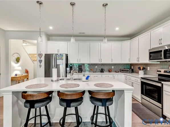 7706 Leeds Castle Ln, New Kent, VA 23124