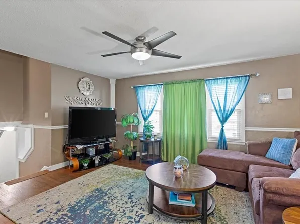 9407 Eastern Ave, Kansas City, MO 64138