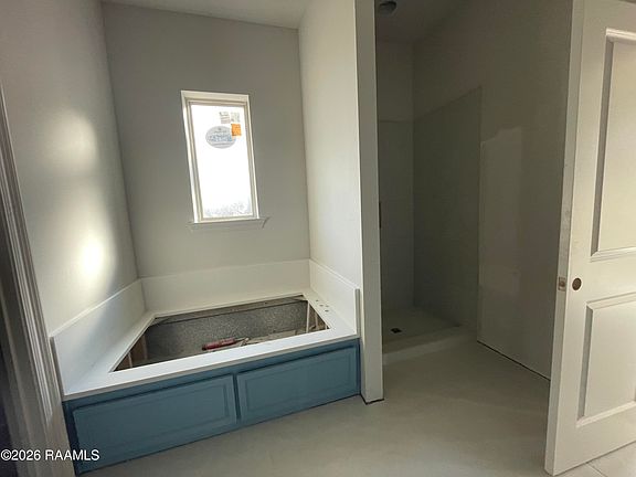 5th image of 107 Field Point Way