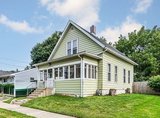 633 Chester Ave, Elgin, IL 60120