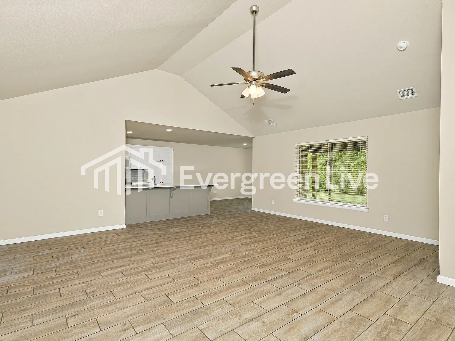 3 bed, 2.0 bath, 1709 sqft, $1,745 — Photo 4