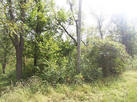 2nd image of 325 W Sugar Lake Dr