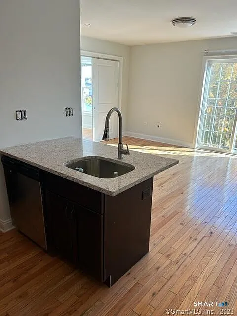 1 bed, 1.0 bath, 650 sqft, $2,400 — Photo 2