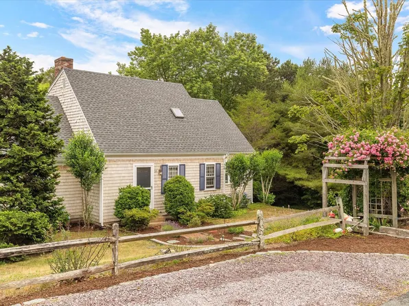32 Purmackene Lane, Harwich Port, MA 02646