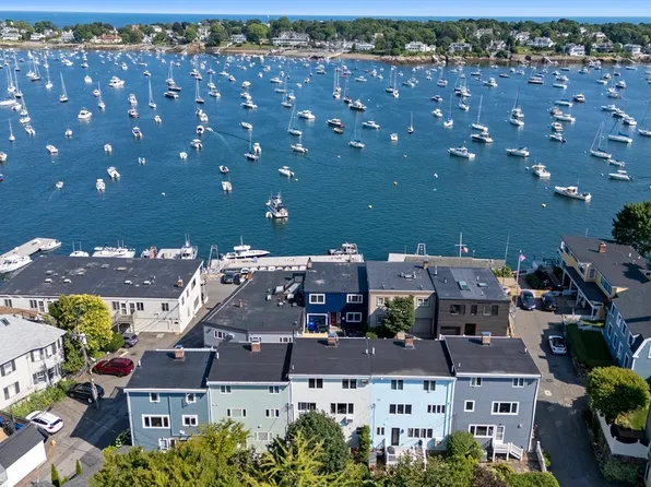2 Mariners Ln, Marblehead, MA 01945