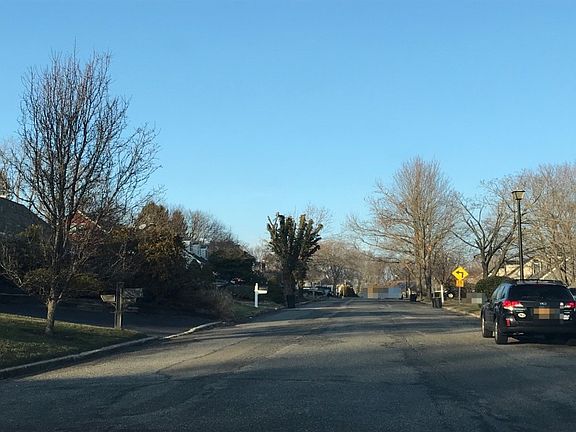 5th image of 114 Rosemont Ave