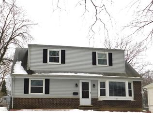 277 Cherrywood Rd, Buffalo Grove, IL 60089