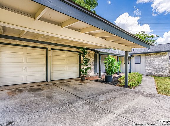 4th image of 3915 Starhill Dr