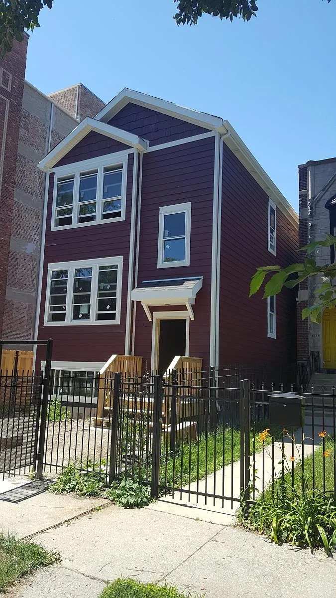 Building Photo - 6140 S Kenwood Ave #2