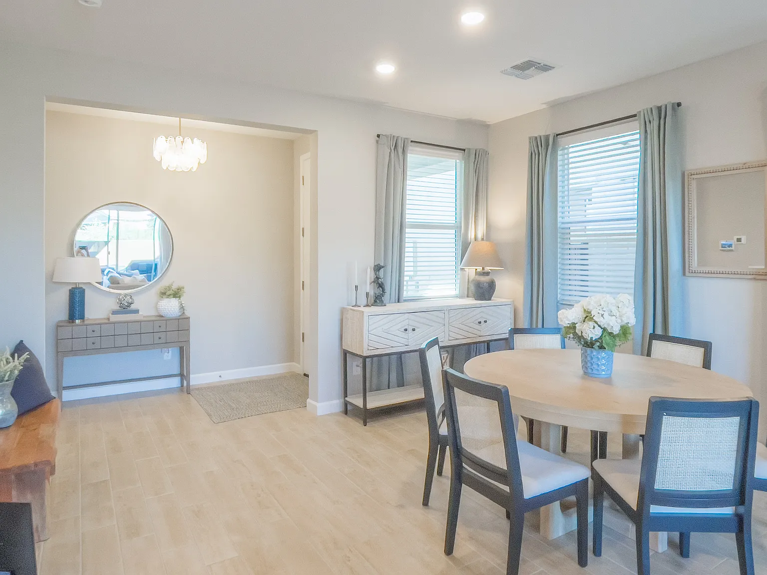 3 bed, 2.5 bath, 1743 sqft, $3,995 — Photo 4
