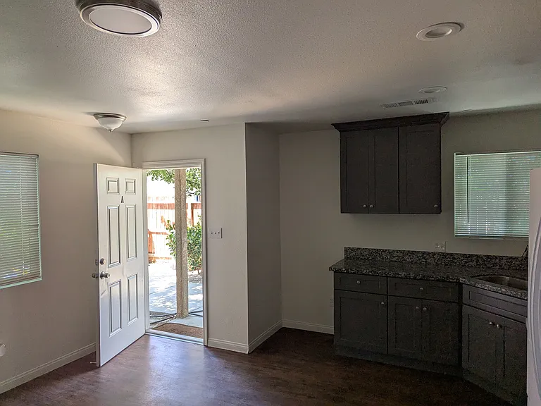 1118 Murdock St #A — Photo 8