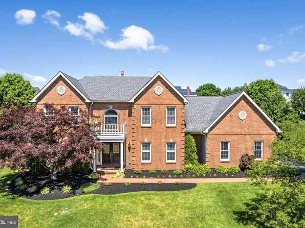 1415 Ridgewood Ln, Newtown, PA 18940