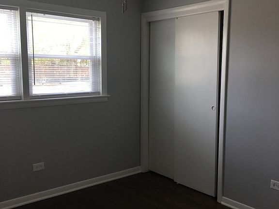 3rd image of 10136 Pulaski 1se