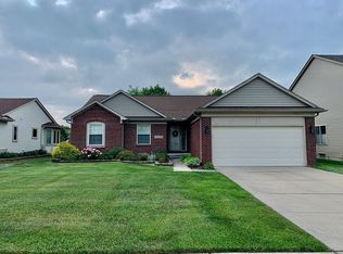 52250 Birch Ct, Chesterfield, MI 48047