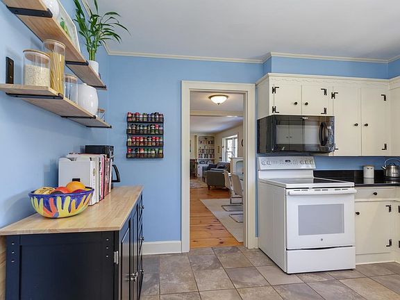 4th image of 82 Penacook Road