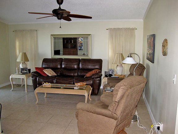 3rd image of 925 Sun Acres Ln #925