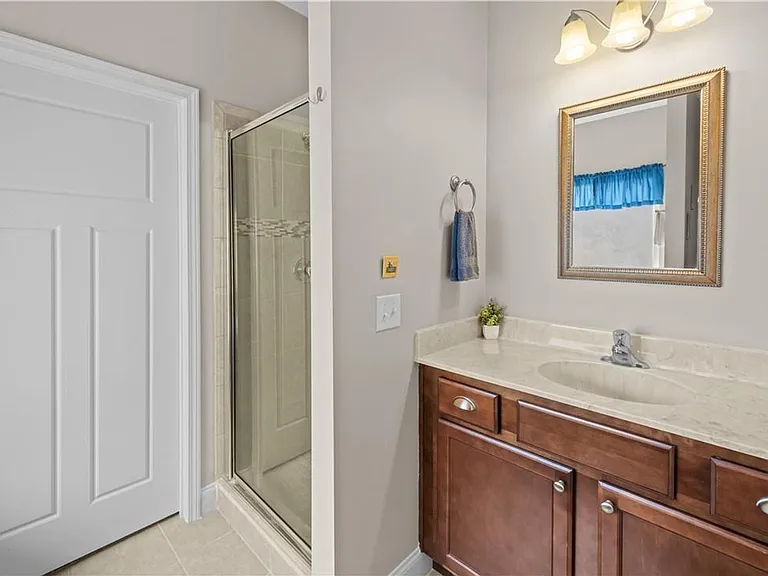 498 Waverly Ln — Photo 27