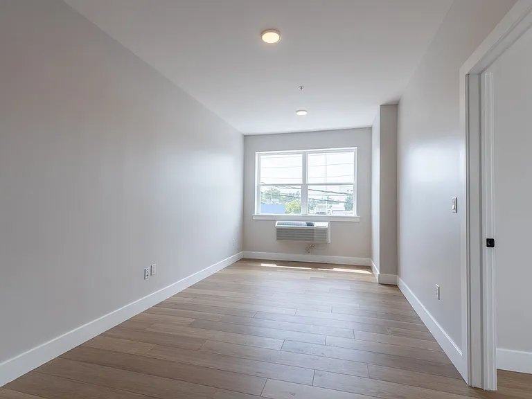 213 French St — Photo 15