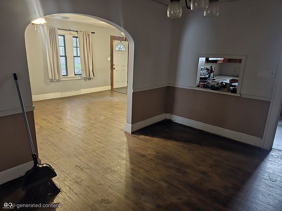 5th image of 2261 Crawford St
