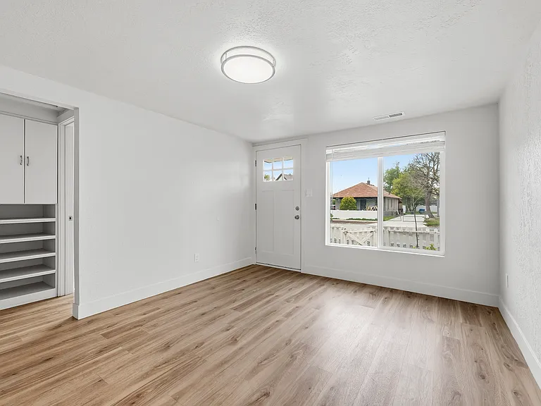 3022 Jefferson Ave — Photo 4