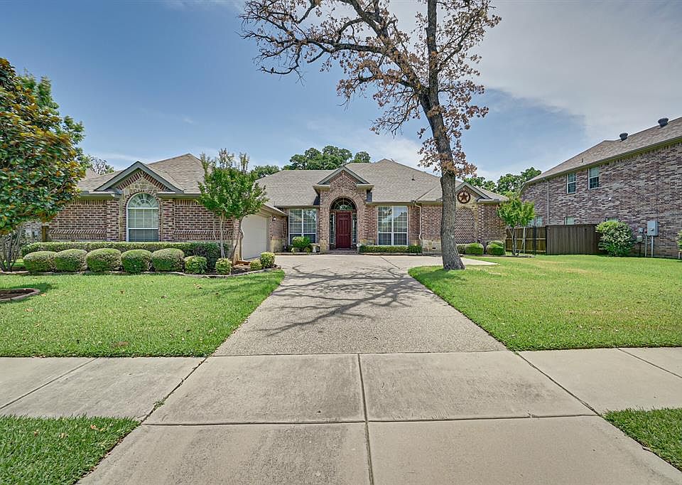 1st image of 8131 Oak Hollow Dr