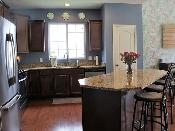 4th image of 29308 N Village Ln