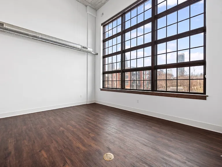 715 N Graham St #204 — Photo 2