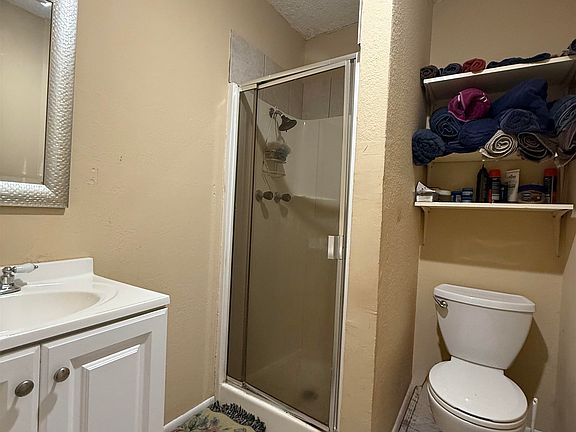 4th image of 507 W 11th St