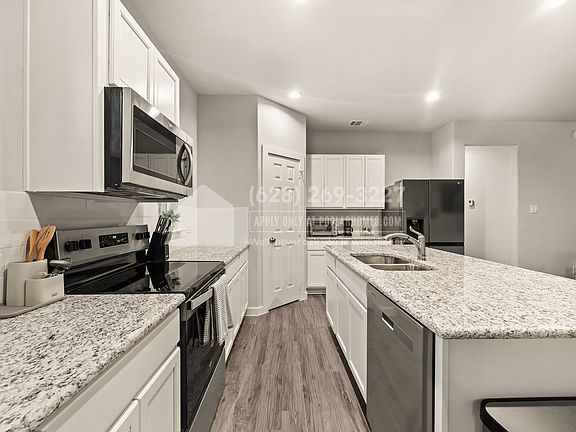 4th image of 10508 Cedar Ct