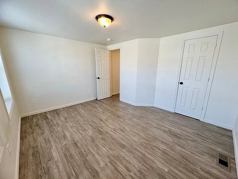 518 E Cumberland St — Photo 20