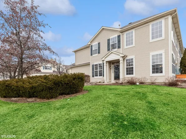 681 S Jade Ln, Round Lake, IL 60073