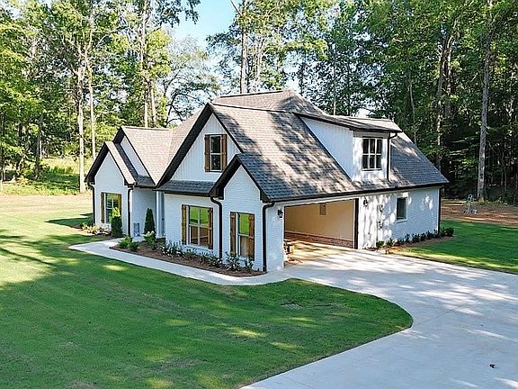 3rd image of 145 Forest Dr