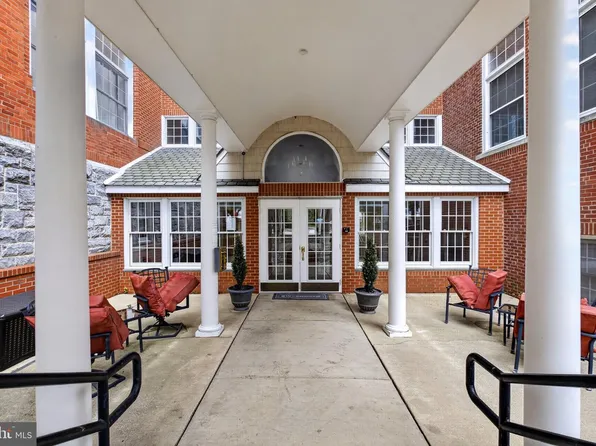 100 Aura Rd APT 208, Clayton, NJ 08312