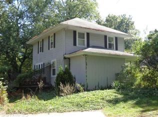 2411 S 3rd St, Niles, MI 49120