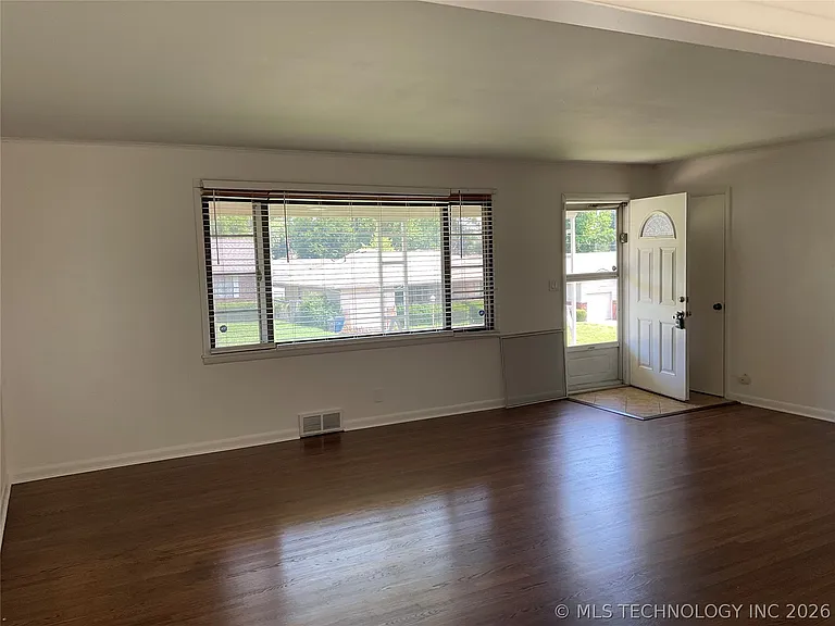 5736 E 29th St — Photo 2