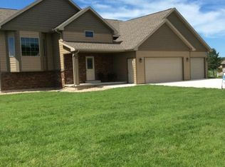 3305 Kuchel Trl, Milford, IA 51351