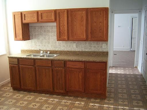 2nd image of 3916A Louisiana Ave