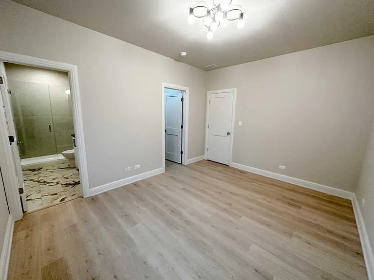 4315 S Indiana Ave #3 — Photo 8