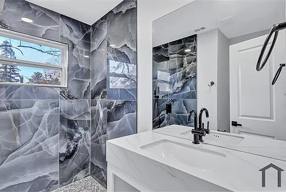 1328 Sharon St NW — Photo 11