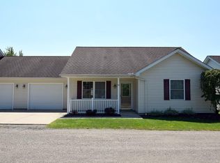 9955 Delray Dr #A, New Middletown, OH 44442