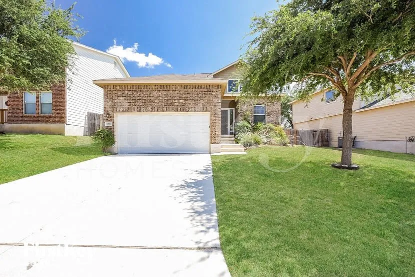 10711 Ranchland Fox