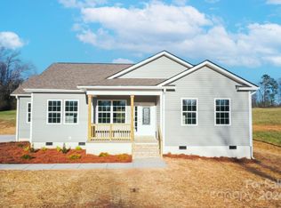933 McRae Ave, Wadesboro, NC 28170
