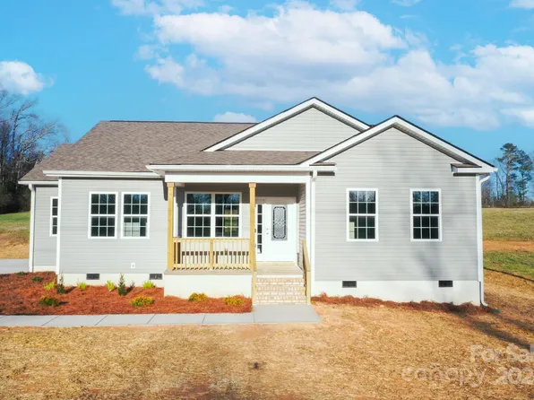 933 McRae Ave, Wadesboro, NC 28170