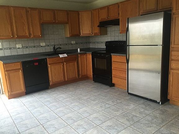 4th image of 1625 E Celebrity Cir