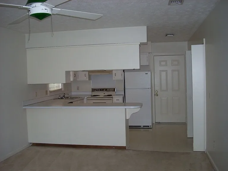 9 Montclair Ct — Photo 5